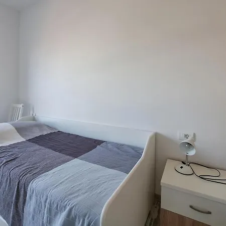 3 Bedroom Beautiful In Medulin